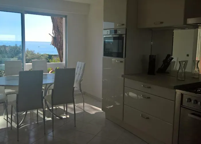 Nyaraló With Beautiful Sea View Golfe-Juan